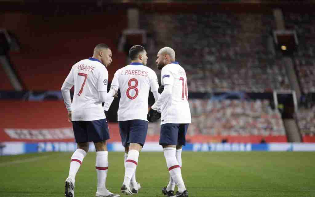 Celebración de gol Paredes, Mbappé y Neymar. Foto: PSG.