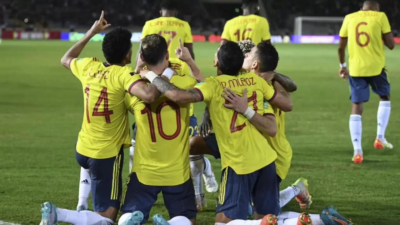 Selección Colombia celebrando gol